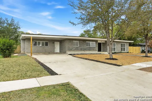 221 Shadywood Ln, San Antonio, TX 78216 - Image #2