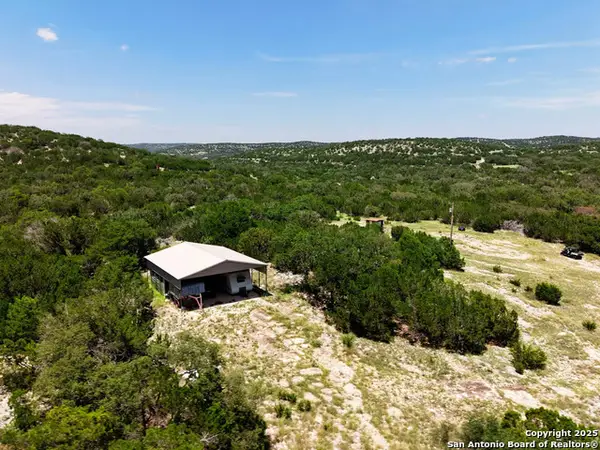 2033 SD # 45670, Rocksprings, TX 78880