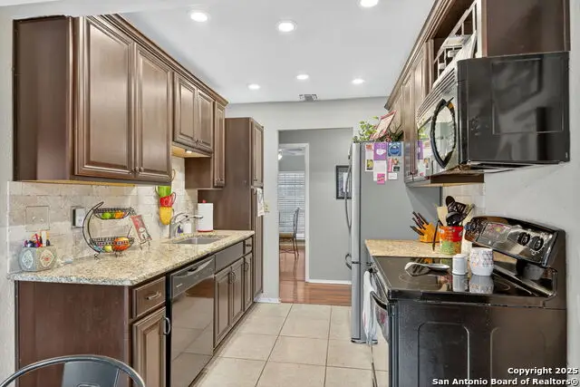 6835 Hogans Trail, San Antonio, TX 78240 - Image #3