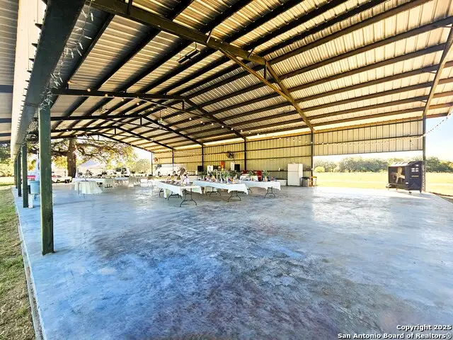 803 County Road 6612, Devine, TX 78016 - Image #2
