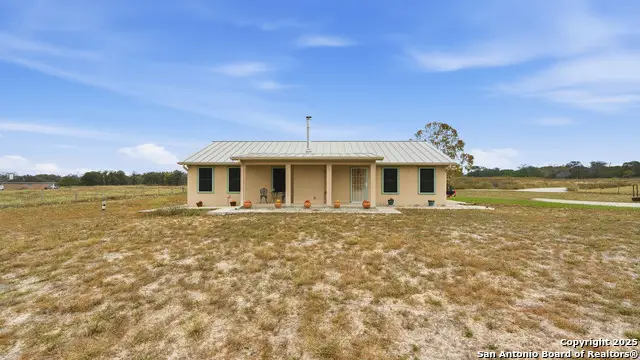 142 Chaparral, Floresville, TX 78114 - Image #3