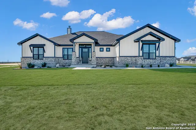 158 Estates Dr, La Vernia, TX 78121 - Image #1