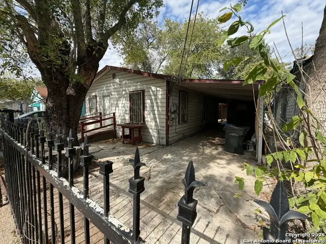 215 Monclova, San Antonio, TX 78207 - Image #2