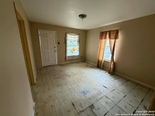 215 Monclova, San Antonio, TX 78207 - Image #3