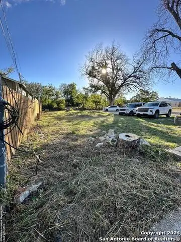 214 E Lachapelle, San Antonio, TX 78204 - Image #2