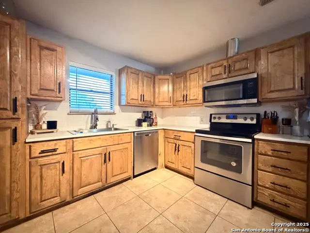 902 W Flournoy, Beeville, TX 78102 - Image #3