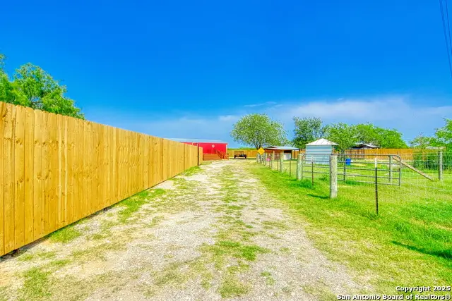 18883 Lagloria, Elmendorf, TX 78112 - Image #3