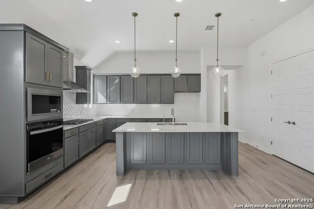 117 Merry Calf Lane, San Antonio, TX 78006 - Image #2