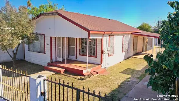 2507 Flores, Laredo, TX 78040