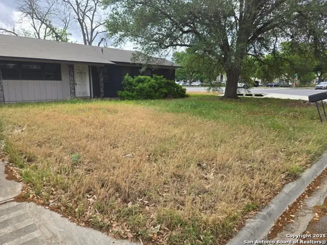 105 N Moss, Seguin, TX 78155 - Image #2