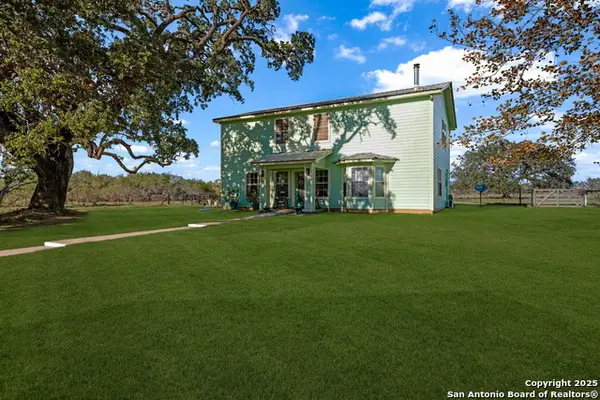 360 Fm 2504, Poteet, TX 78065