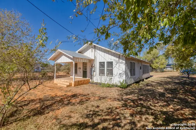 719 E Trinity, Pearsall, TX 78061 - Image #3