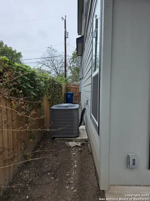 514 Moten Unit 101/102, San Antonio, TX 78202 - Image #2