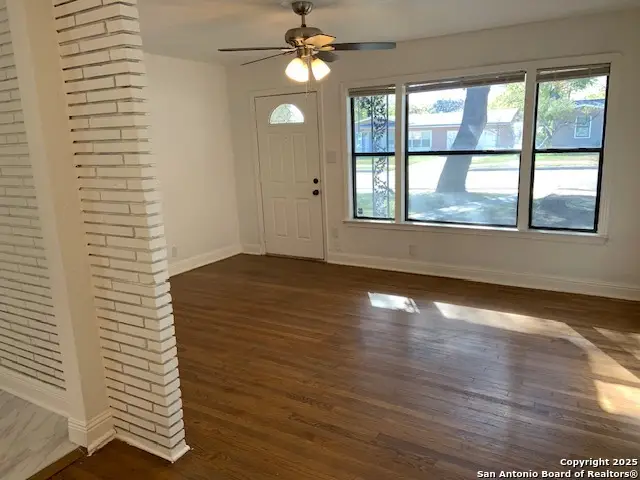 463 Shannon Lee, San Antonio, TX 78216 - Image #3