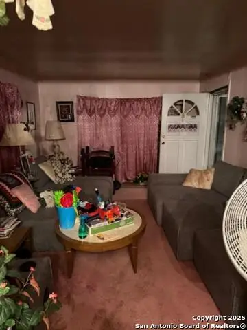 310 W Southcross, San Antonio, TX 78221