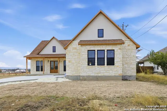 348 Valley Oak, Bandera, TX 78003 - Image #1