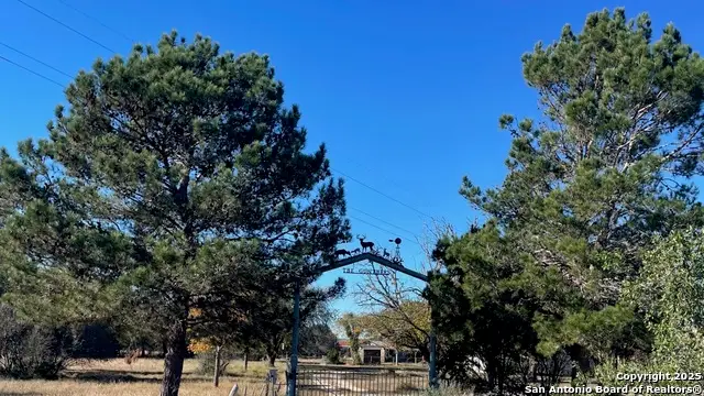 190 Gunther, Pipe Creek, TX 78063 - Image #2