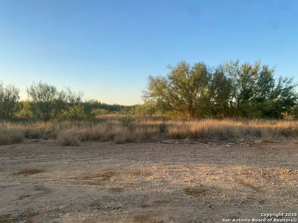 117 W Fm, Dilley, TX 78017