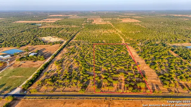 5 Cr 331 E, Jourdanton, TX 78026 - Image #1