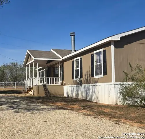 188 Country View, Floresville, TX 78114 - Image #2
