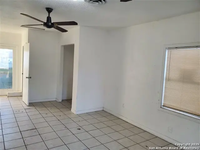384 Longview, San Antonio, TX 78220 - Image #3