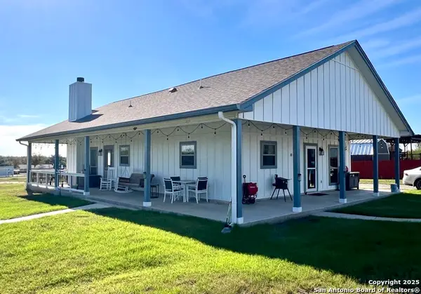 135 May, Pleasanton, TX 78064