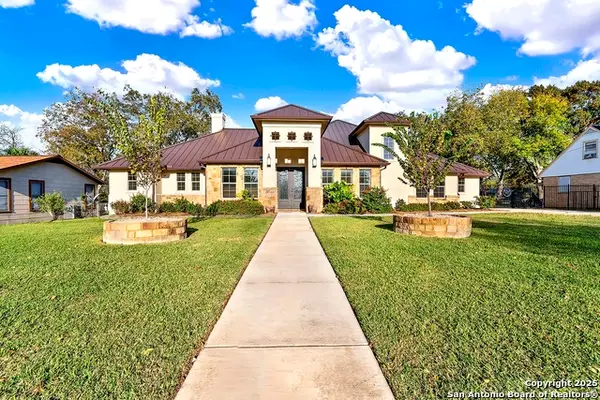 1309 E, Floresville, TX 78114