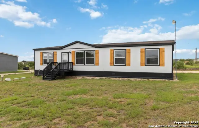 262 County Road 2662, Moore, TX 78057 - Image #1