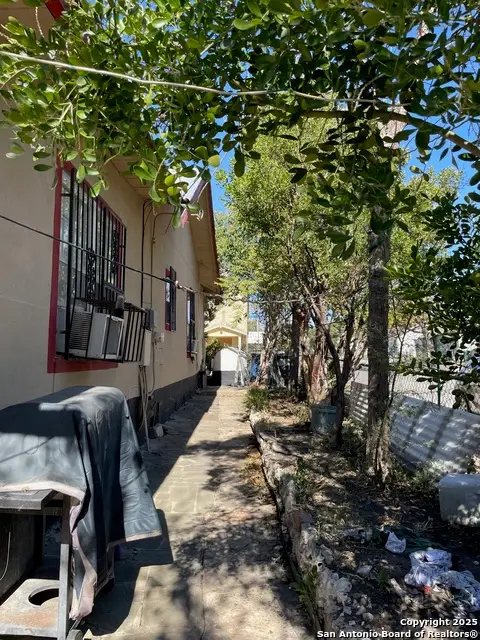 1002 Menchaca, San Antonio, TX 78207 - Image #3