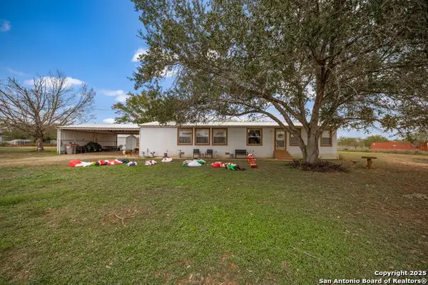 350 Parkfield, Pleasanton, TX 78064