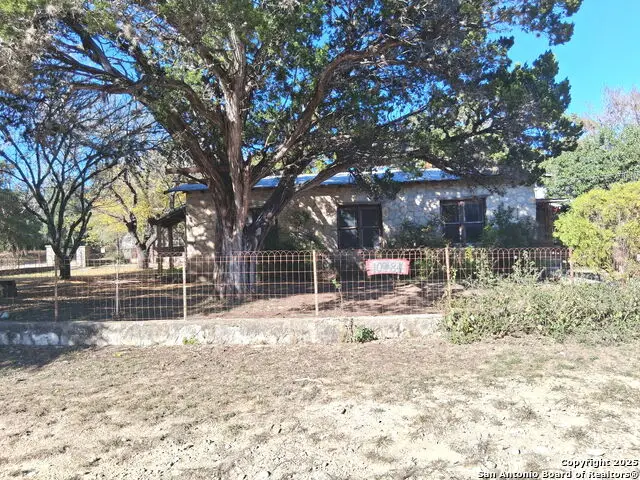 10484 Park Road 37, Lakehills, TX 78063 - Image #1