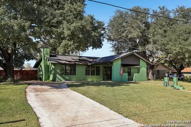 786 Renee, Seguin, TX 78155 - #2