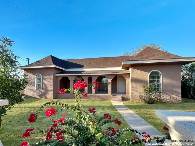 624 W Lake St, Crystal City, TX 78839 - Image #2