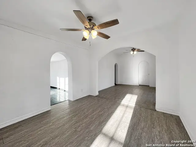 624 W Lake St, Crystal City, TX 78839 - Image #3