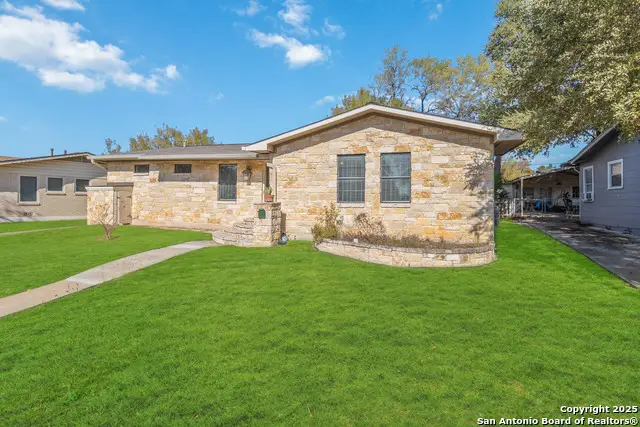 2439 W Summit Ave, San Antonio, TX 78228 - Image #2