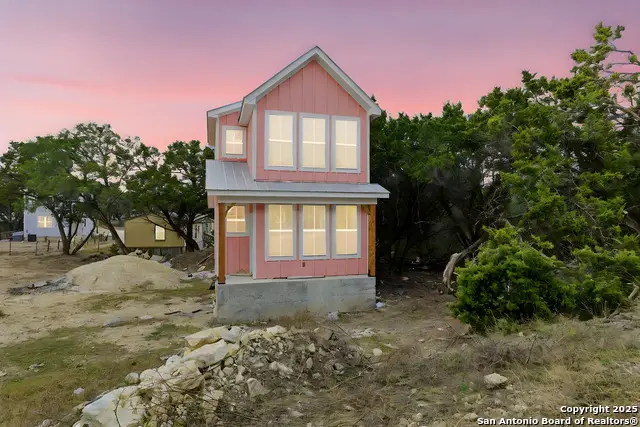 489 Scenic, Bandera, TX 78003 - Image #2