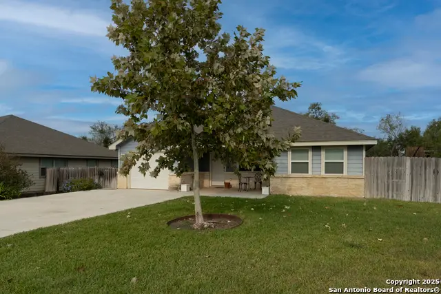 533 Indian, Jourdanton, TX 78026 - Image #2