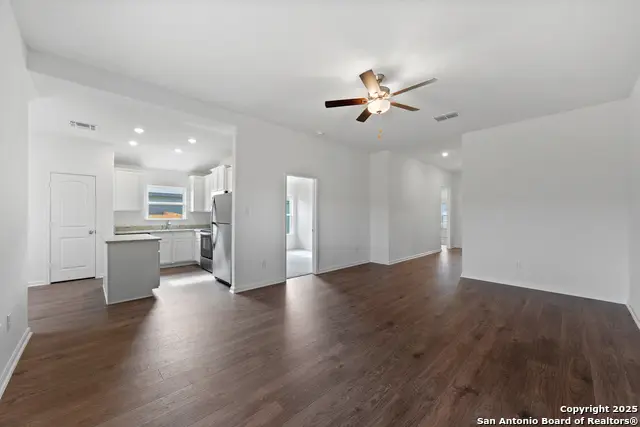 16004 Stratford Cove, Lytle, TX 78052 - Image #3