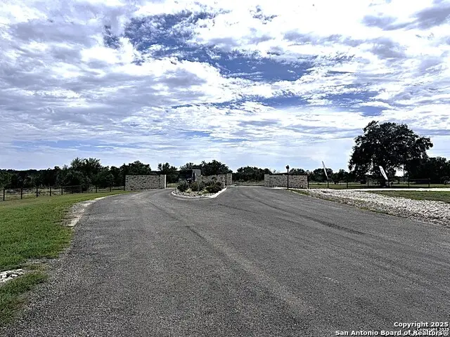 261 Grand Ranch, Hondo, TX 78861 - Image #2