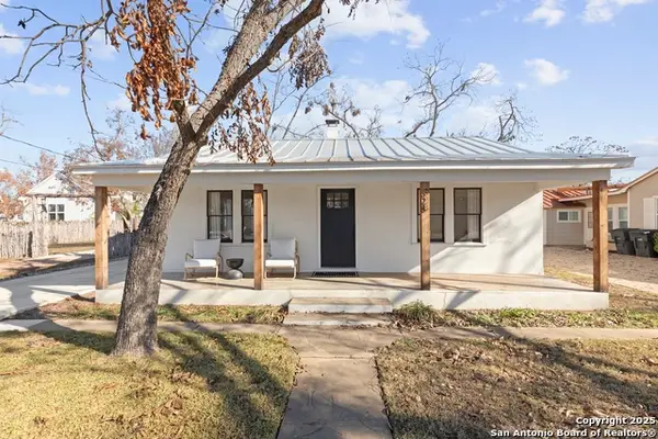 328 W Morse St, Fredericksburg, TX 78028