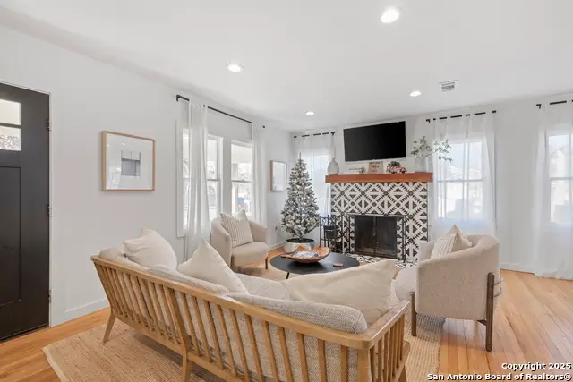 328 W Morse St, Fredericksburg, TX 78028 - Image #3