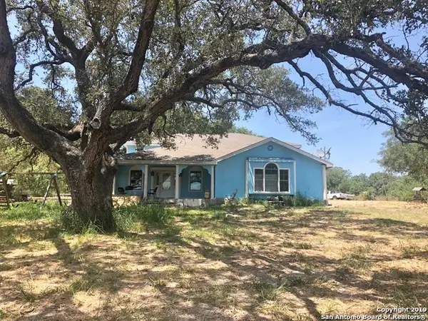 324 Rooster Dr, Pleasanton, TX 78064