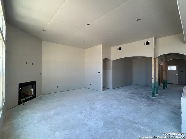 112 Oakmont Lane, La Vernia, TX 78121 - Image #3