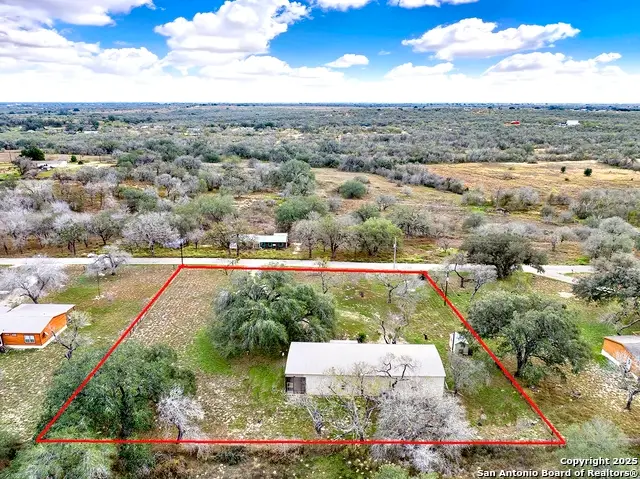498 County Road 124, Floresville, TX 78114 - Image #3