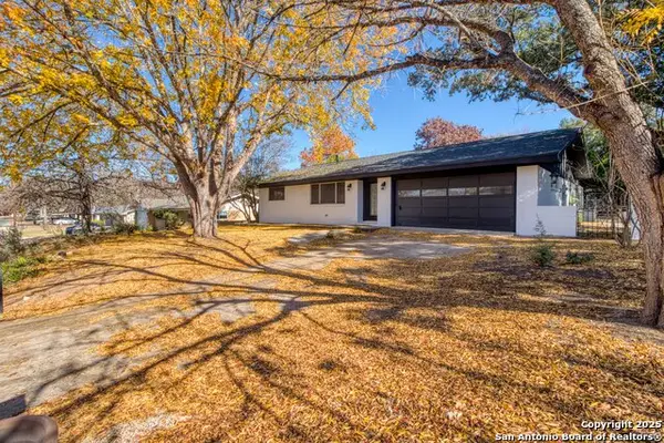 1118 Donna Kay, Kerrville, TX 78028