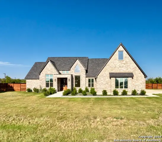 187 Stone Loop, Castroville, TX 78009 - Image #1