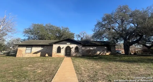 215 Lantana, Pleasanton, TX 78064 - Image #2