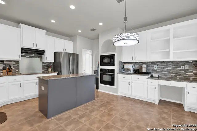 24710 Cloudy Crk, San Antonio, TX 78255 - Image #2