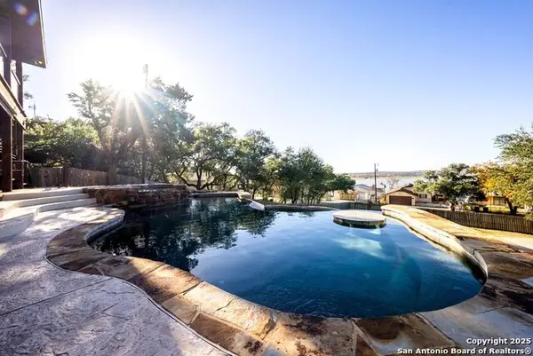 435 Carpenter Dr, Canyon Lake, TX 78133