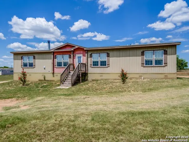 252 County Road 302, Floresville, TX 78114 - Image #2